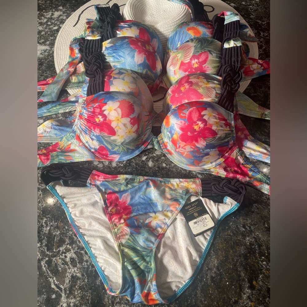 Largest collection of VS bikini bombshells in various sizes see description